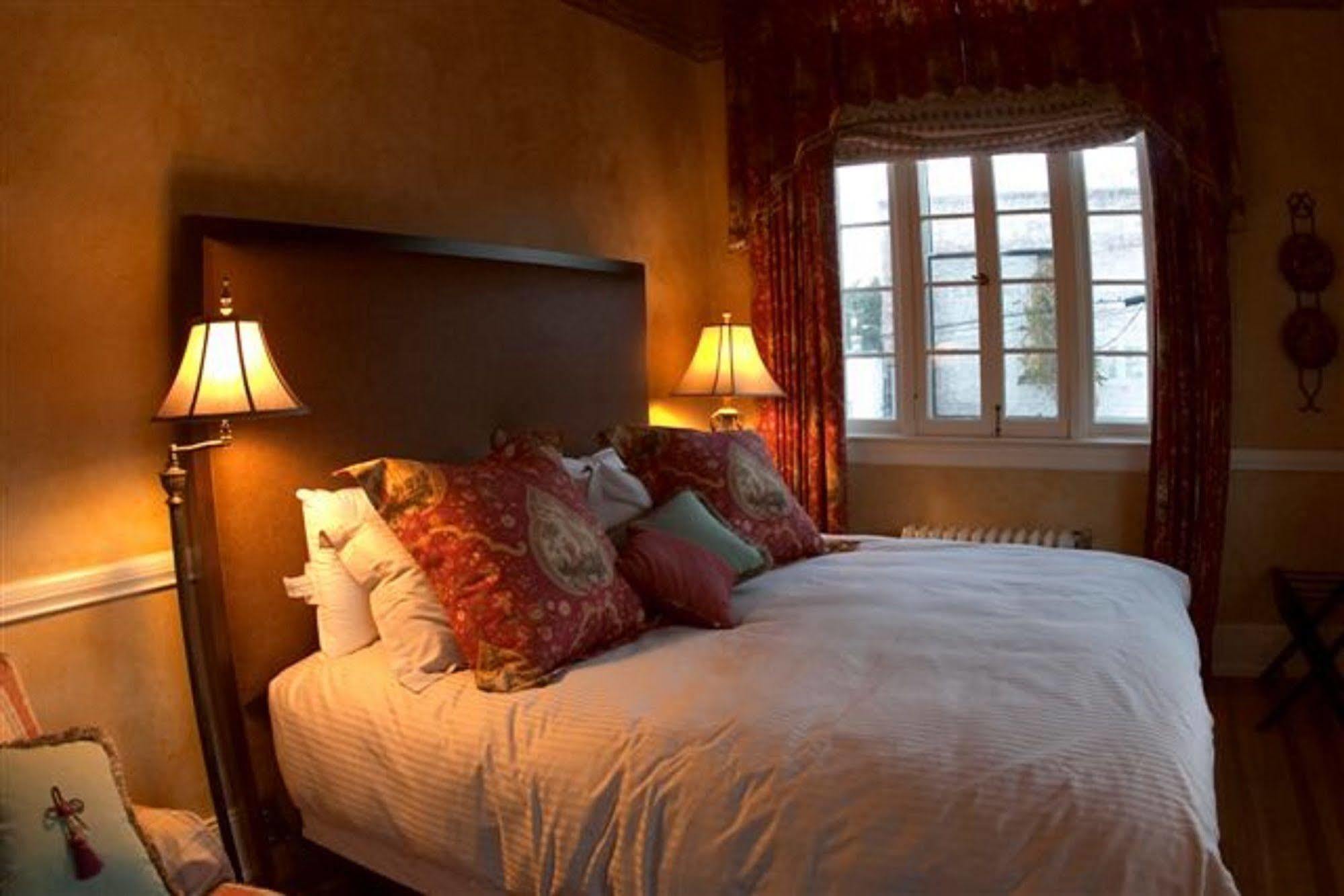 The Firehouse Inn Rutherfordton 외부 사진