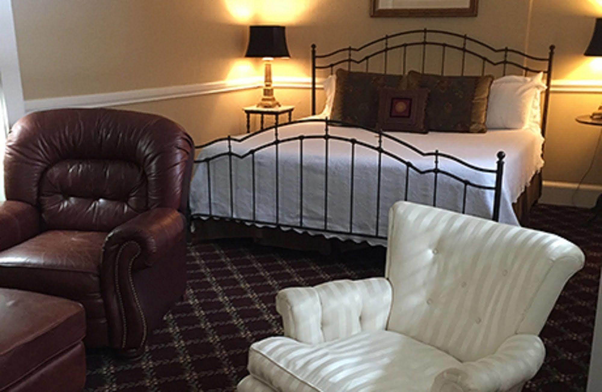The Firehouse Inn Rutherfordton 외부 사진