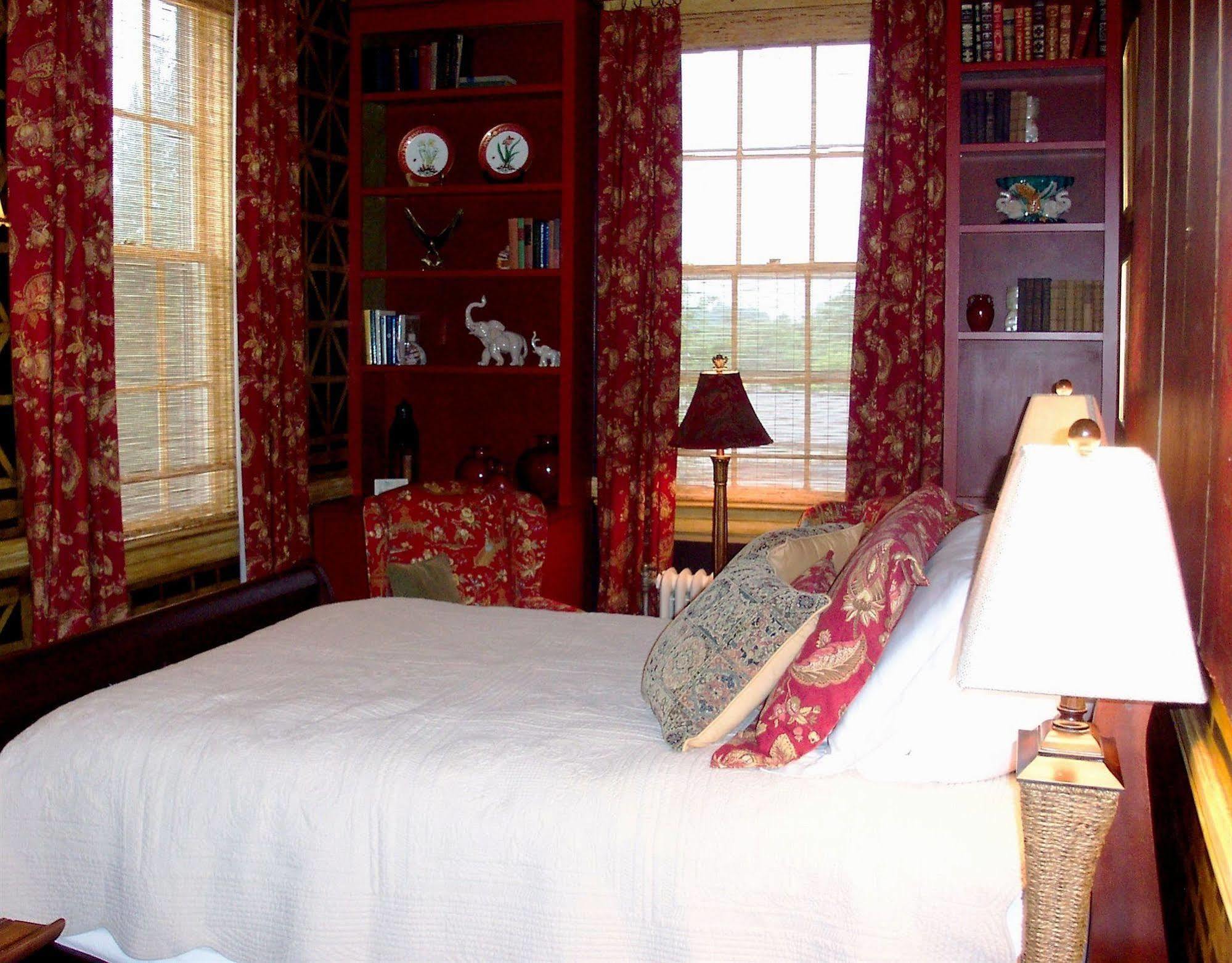 The Firehouse Inn Rutherfordton 외부 사진