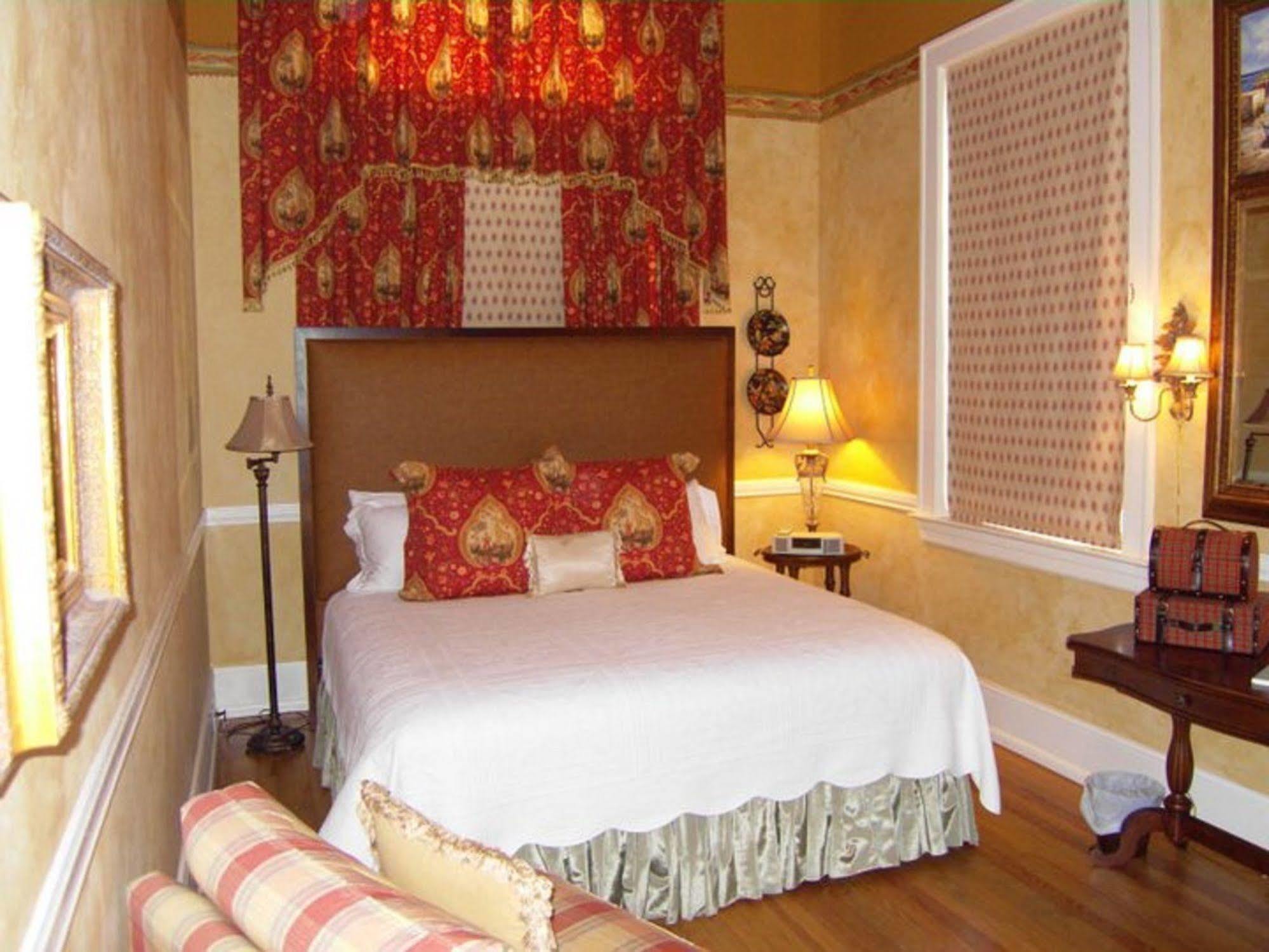 The Firehouse Inn Rutherfordton 외부 사진